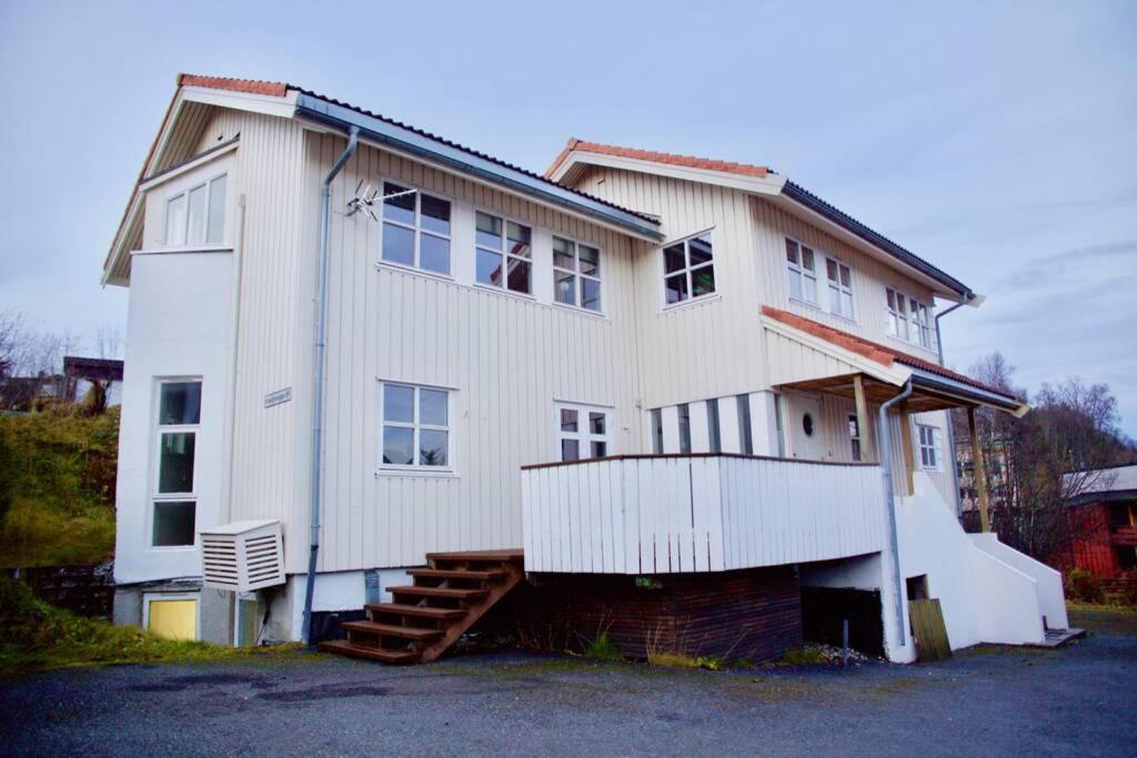 Central Large Modern House With A View Tromsø Kültér fotó